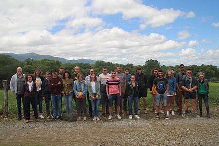 Les jeunes agriculteurs étaient réunis sur l’exploitation d’un des leurs, à Bescat © FB