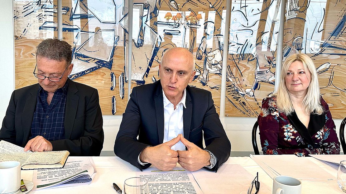 Pantxoa Bimboire (conseiller du président), André Garreta (président de la CCI) et Marie-Anne Kozlowski (directrice de la Banque de France de Bayonne) © YR