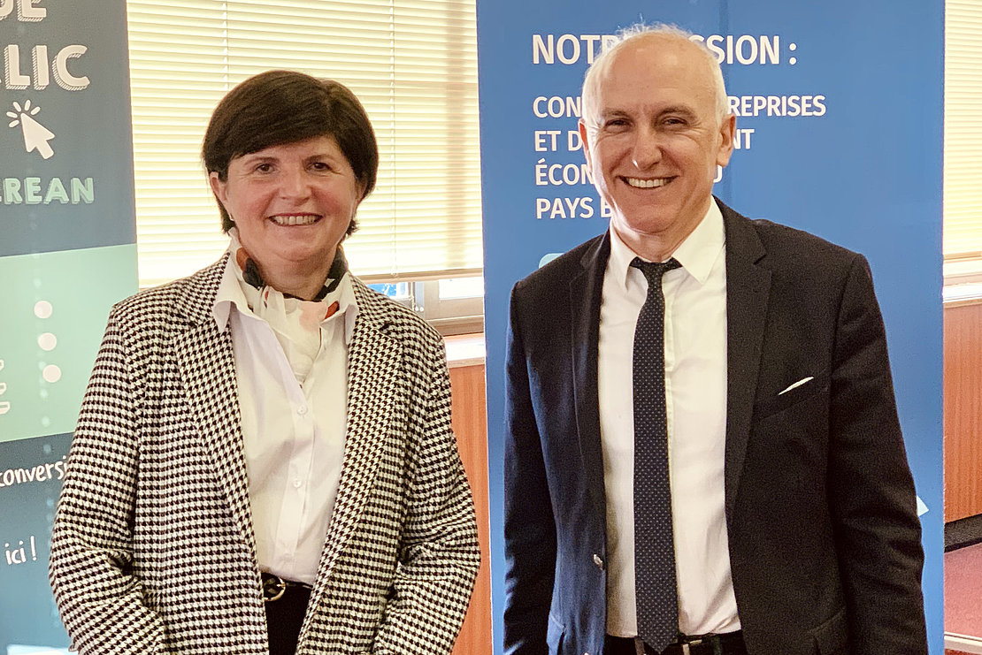 Catherine Errecart (Banque de France) et André Garreta (CCI Bayonne Pays Basque) ont présenté ensemble le bilan économique du second semestre 2021. © YR