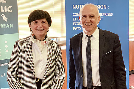 Catherine Errecart (Banque de France) et André Garreta (CCI Bayonne Pays Basque) ont présenté ensemble le bilan économique du second semestre 2021. © YR