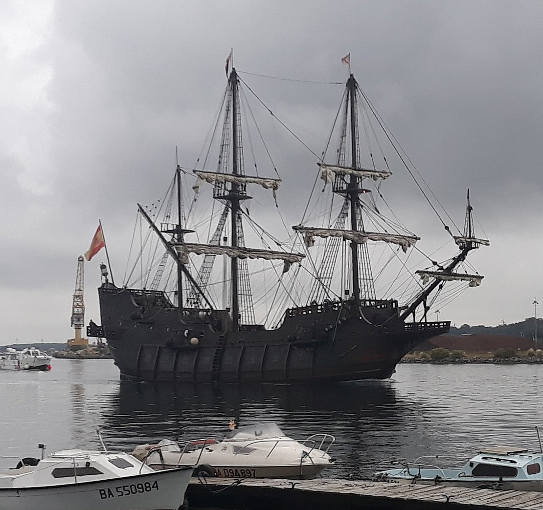 Le Galeón Andalucía fortement reconnaissable à sa couleur sombre © DR