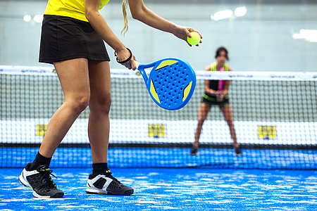 Depuis sa création, le padel ne cesse de faire des émules. En Argentine, au Mexique, ou encore en Espagne, il est devenu un sport majeur, au point de faire trembler les sports « anciens » © nenetus - stock.adobe.com