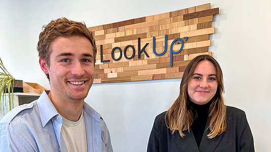 Antonin Laurent, en compagnie d’Alicia responsable communication de Look Up © YR