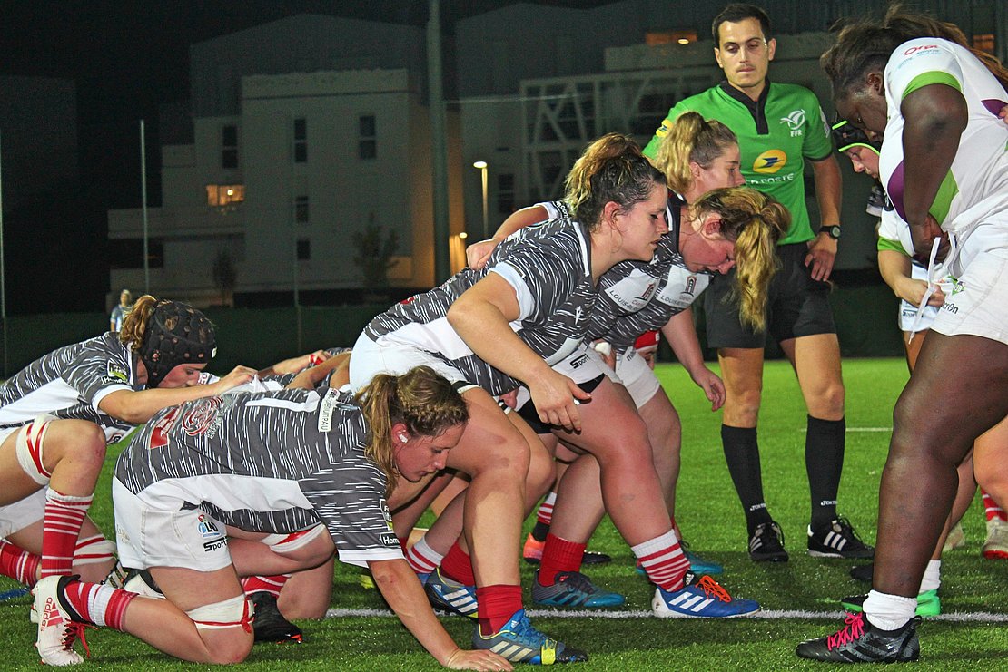 Malgré sa vaillance au poste de pilier droit, Lise n'a pu empêcher la défaite des françaises contre le XV de la Rose (13-19).