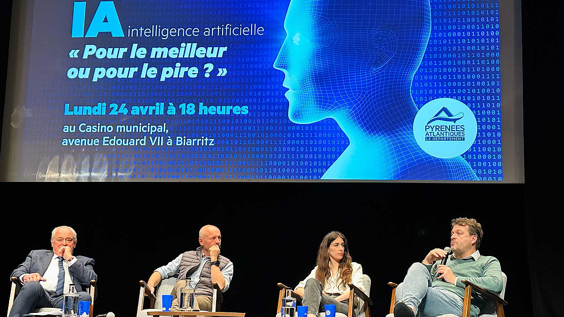 De gauche à droite : Jean-Jacques Lasserre, Patrice Duboé, Lauren Boudard et François Pellegrini © YR