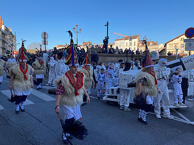 Le carnaval, iauteria en basque, est encore très présent au Pays Basque © MBP