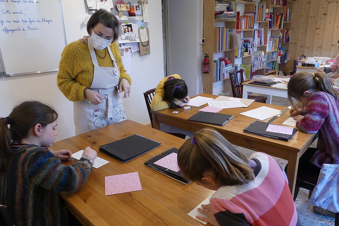 Virginie Hervieu anime l'atelier d'écriture créative.