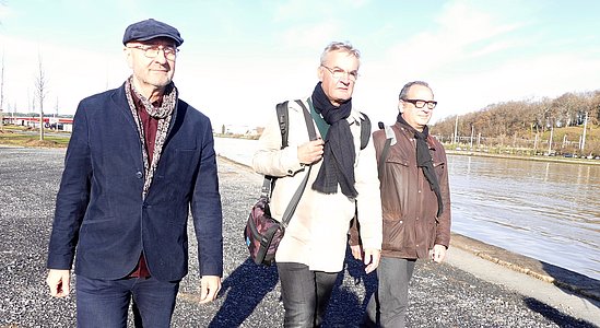 Patrick Arotcharen, l’architecte du projet, Alfred Peter le paysagiste et Jean-Luc Louis directeur des investissements au syndicat des mobilités ont présenté l’aménagement paysager après les travaux du Tram’Bus.Des aménagements pour que les habitants se réapproprient la ville