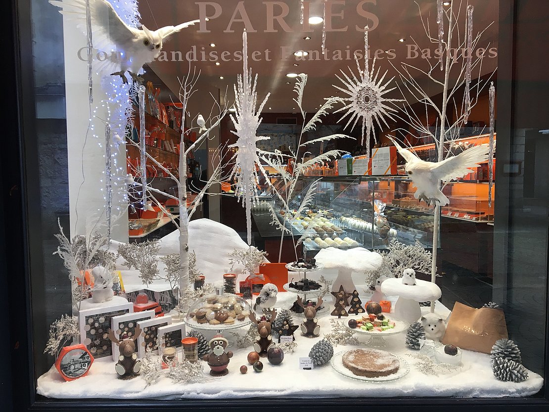 vitrine du Noël du chocolatier Pariès à bayonne