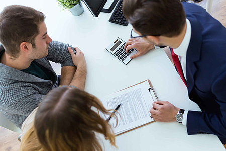 © DRPour choisir votre épargne, vous avez la possibilité d’entrer en relation auprès de différents intermédiaires appelés Conseillers en Investissements Financiers (CIF)