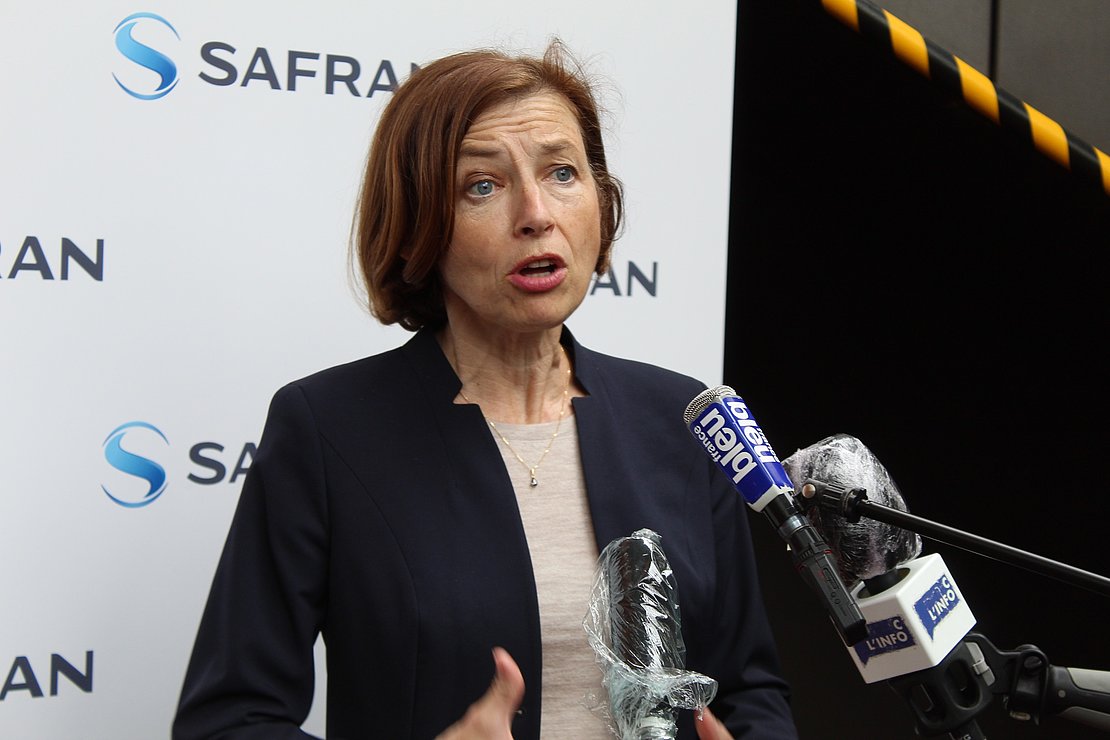 Florence Parly s'est déplacée à Bordes pour marquer le soutien de l’État au secteur aéronautique. © Eustelle Liesenborghs