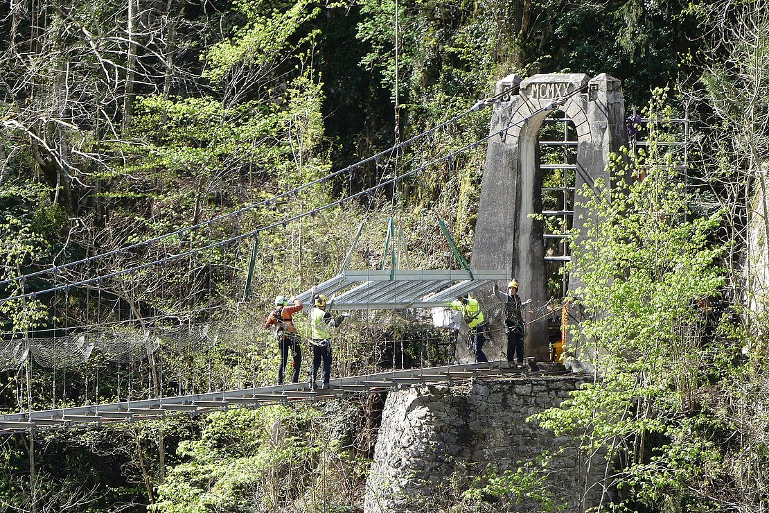 La passerelle relie les 67 mètres qui séparent le canyon d’Olhadubi à celui d'Olhado et s’élève à 150 mètres au-dessus du vide © Alexandra Delalande