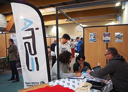 600 visiteurs sont venus à la rencontre des professionnels et formateurs du secteur de l’industrie - Photo © AP