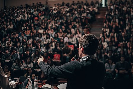 Apprendre à parler en public avec Eloquentia