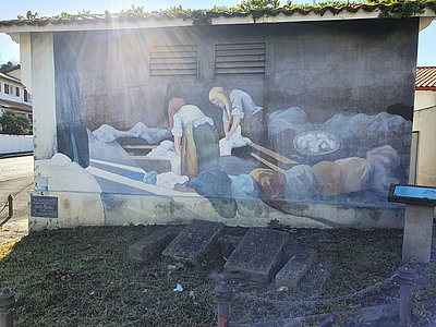  Ancien emplacement du Lavoir de Louillot à Anglet / fresque d’après une peinture de Georges Berges de 1891 © MBP