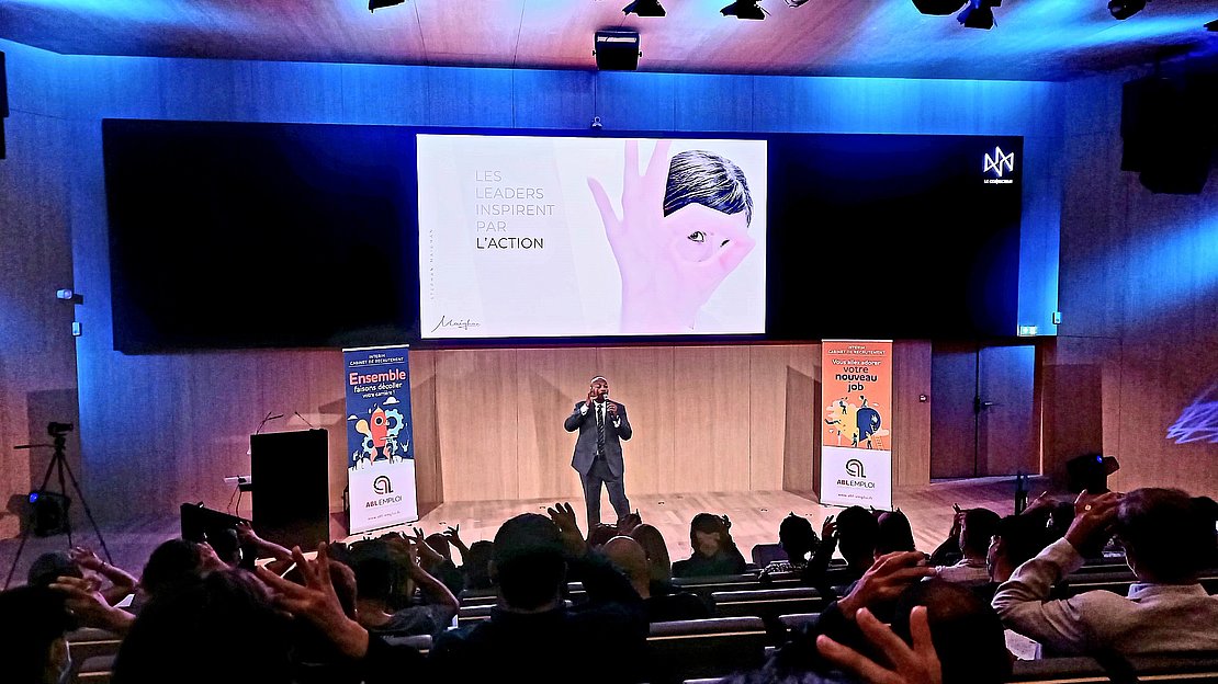 Dans le cadre d’une journée de l’emploi au Connecteur, l’agence d’intérim ABL Emploi a invité le 2 septembre un célèbre conférencier canadien, Stephan Maighan © Antoinette Paoli