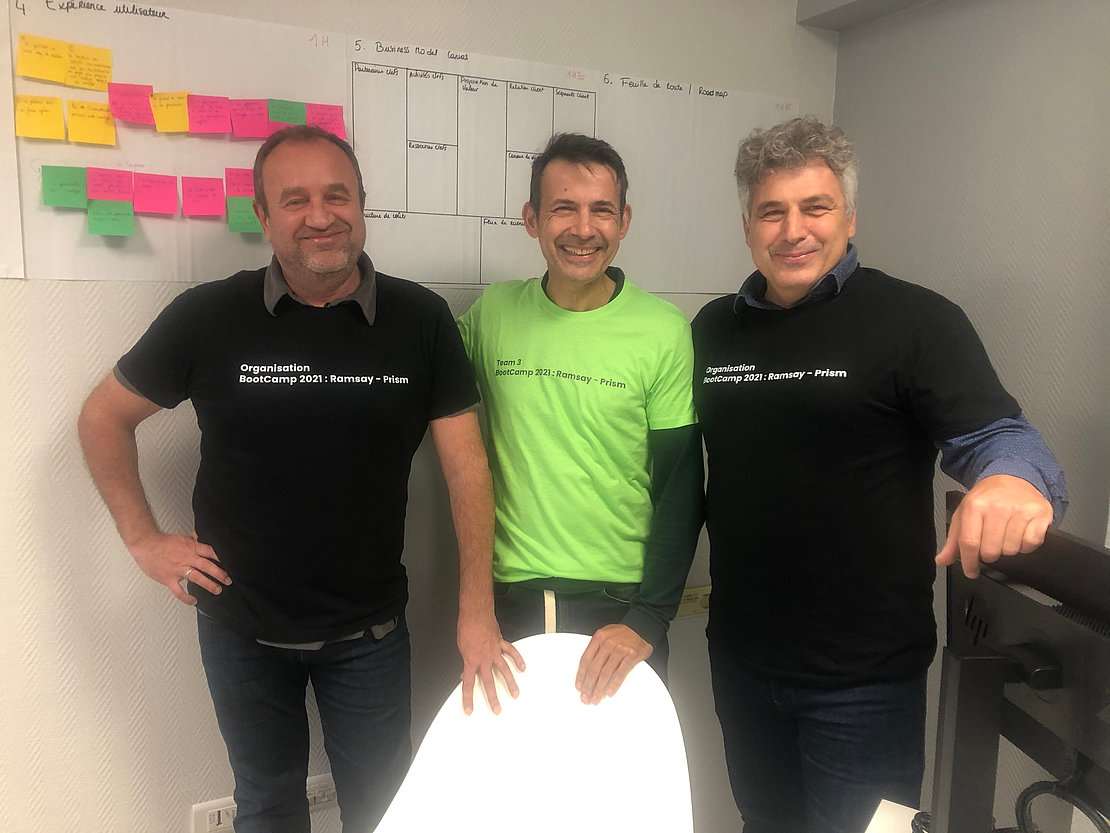 De gauche à droite : Sébastien Dury, Philippe Maurel et Frédéric Lavorel de la société Prism Protocol, disposent de 36 mois pour développer leur prototype d’analyses biologiques, le Qube - Photo © MZ