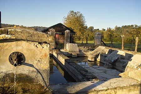 Lavoir et fontaine de Garay à Arancou. Photo © DR