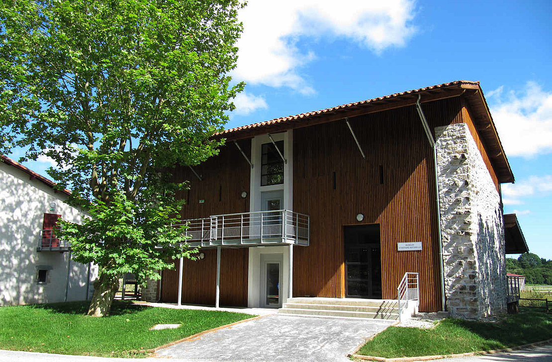 Le Muséum d'Histoire naturelle de Bayonne sur la plaine d'Ansot, en bord de Nive © Muséum d'histoire naturelle de Bayonne