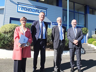 L’État au soutien de Technoflex, avec de gauche à droite : la sénatrice Denise Saint-Pé, le préfet Eric Spitz, le PDG de l’entreprise Olivier Chesnoy et le sous-préfet Philippe Le Moing-Surzur © Frédéric Filali