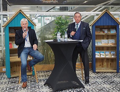 Didier Riché (à gauche) et Patrick Chasseriaud ont dressé le bilan 2020 et présenté les orientations pour 2021 © Apress
