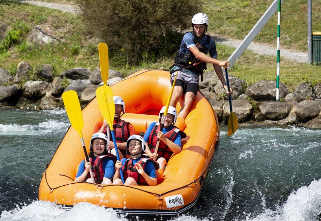 Des sports individuels ou collectifs, à des cours de théâtre ou de cuisine en passant par des activités nautiques ou de montagne, le panel est grand et accessible à tous de 10 à 17 ans © latelierdherve