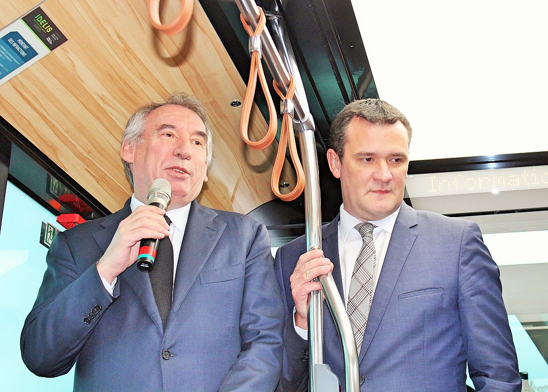 François Bayrou et Nicolas Patriarche sont fiers de ce moyen de transport novateur ©NM