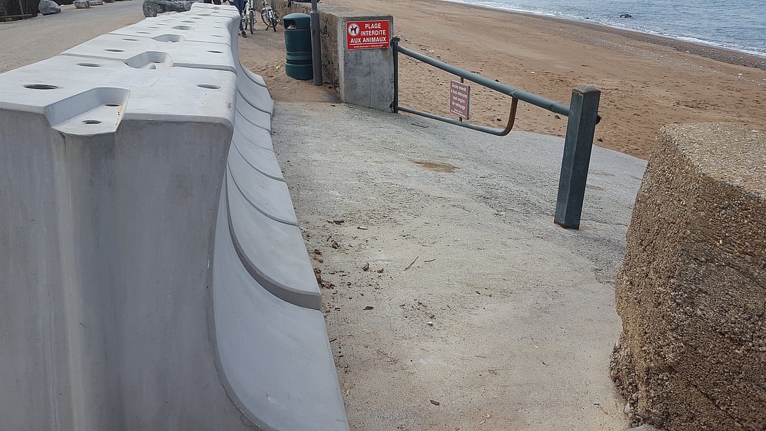 Saint-Jean-de-Luz :  un dispositif expérimental  anti-vagues-submersions