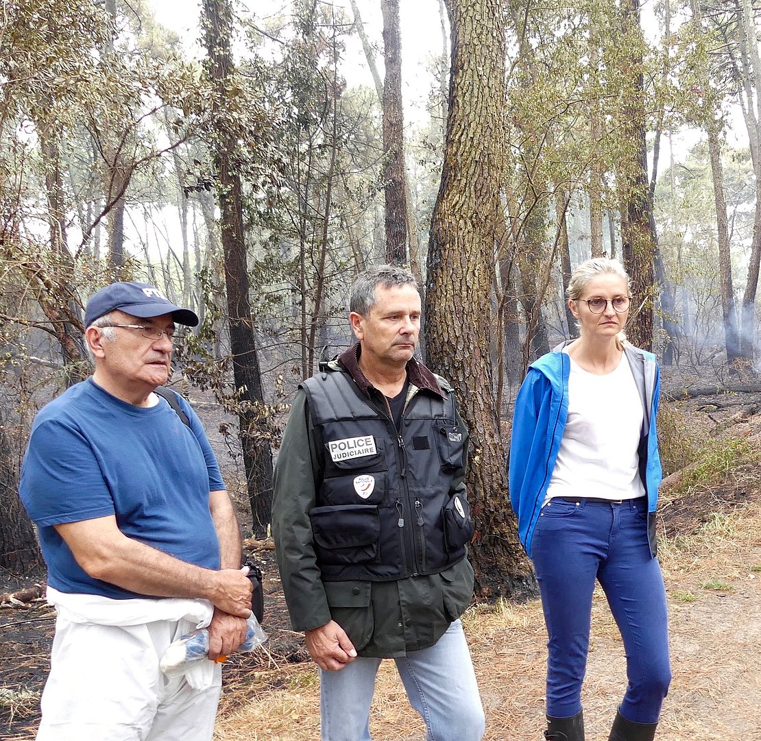 André Zahra (à gauche), Chef de la section incendie et explosion du laboratoire de Marseille de la police scientifique, Gilles Belin (au centre), Adjoint au Chef de l'antenne de Police Judiciaire de Bayonne, Caroline Parizel (à droite) Vice-Procureur de Bayonne. © Alexandra Delalande