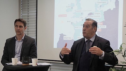 Pascal Géraudie (directeur, à gauche) et Patrick Chasseriaud (président) ont présenté les grandes orientations de l’aéroport Biarritz Pays Basque pour 2023 © AP