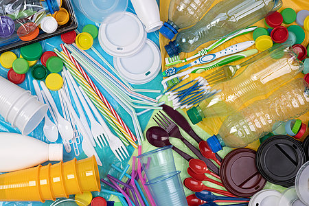 La production plastique représente aujourd’hui 400 millions de tonnes par an © photka - stock.adobe.com