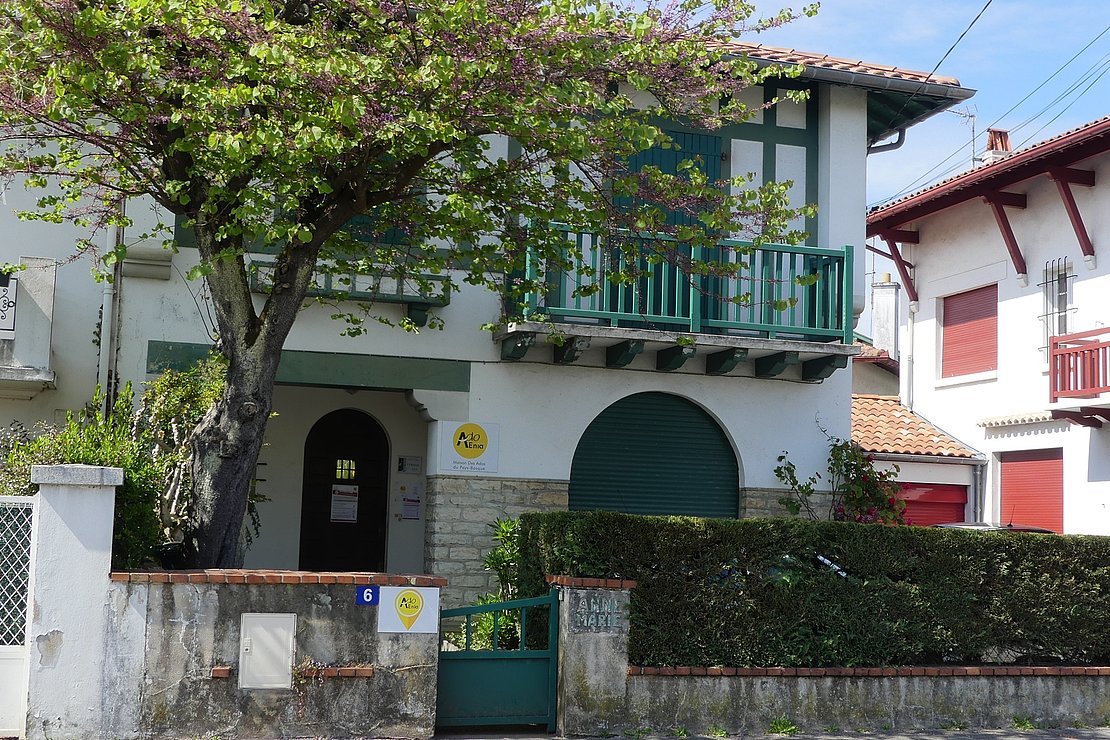 La Maison des Adolescents AdoEnia est située au 6, rue Lahubiague à BAYONNE © Alexandra Delalande